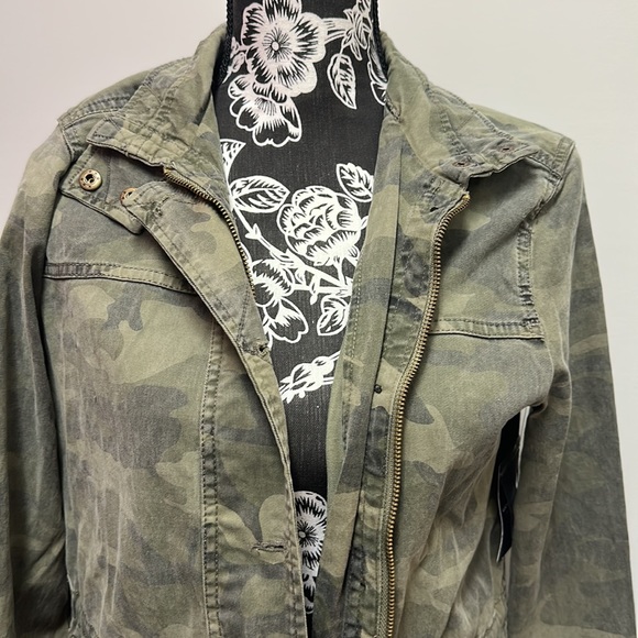 Lucky Brand Camo Jacket - Picture 2 of 12